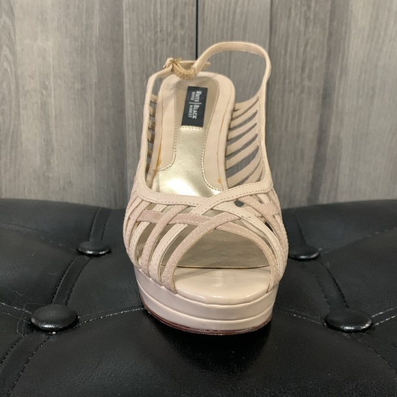 White House Black Market Cream Patent Leather Open Toe Criss Cross Shoes Size 6M - Picture 4 of 11